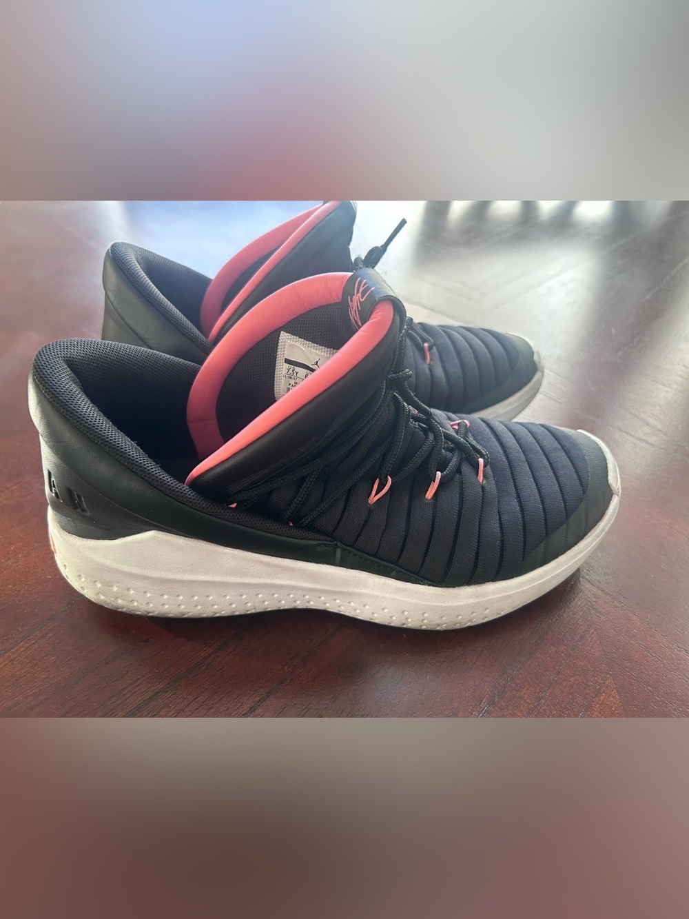 Jordan Kids Black Sneakers size 7.5 Y